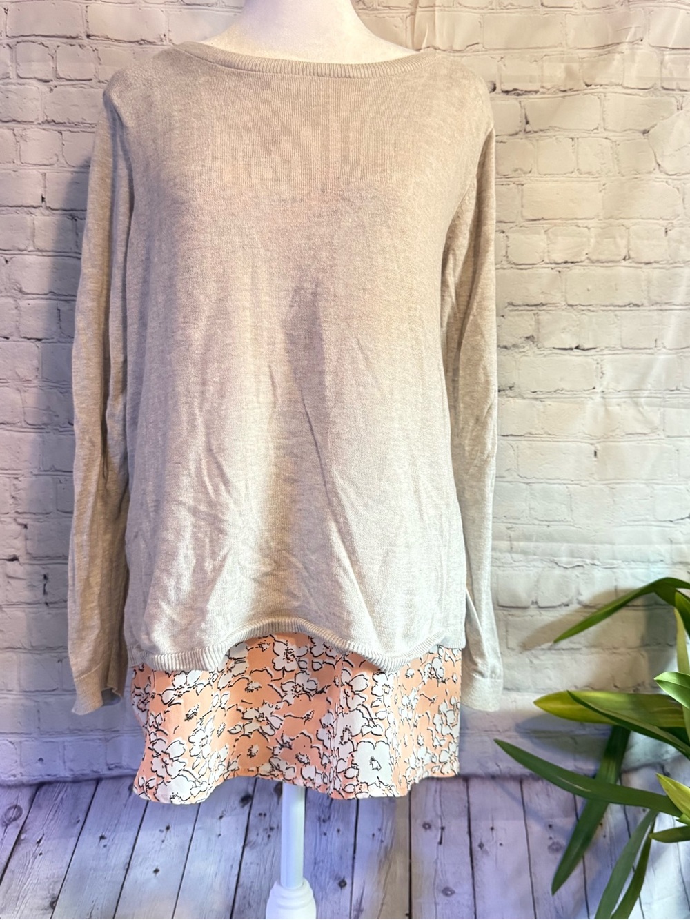 Roz & Ali Light Gray Boatneck Sweater Top
